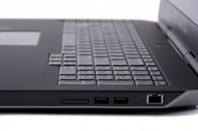  Dell Alienware 17 R2 (A17-8802)