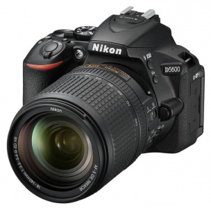     Nikon D5600 Kit (AF-S 18-140 VR) - 