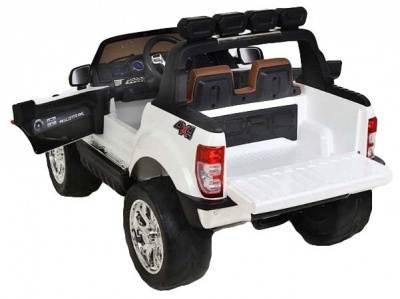    RiverToys New Ford Ranger 4WD white - 