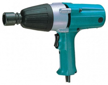   Makita 6905B