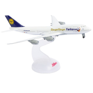    Schuco  Lufthansa WM 14 B747-8 - 