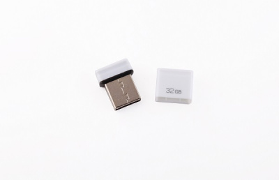   Qumo nanoDrive 32Gb, White - 
